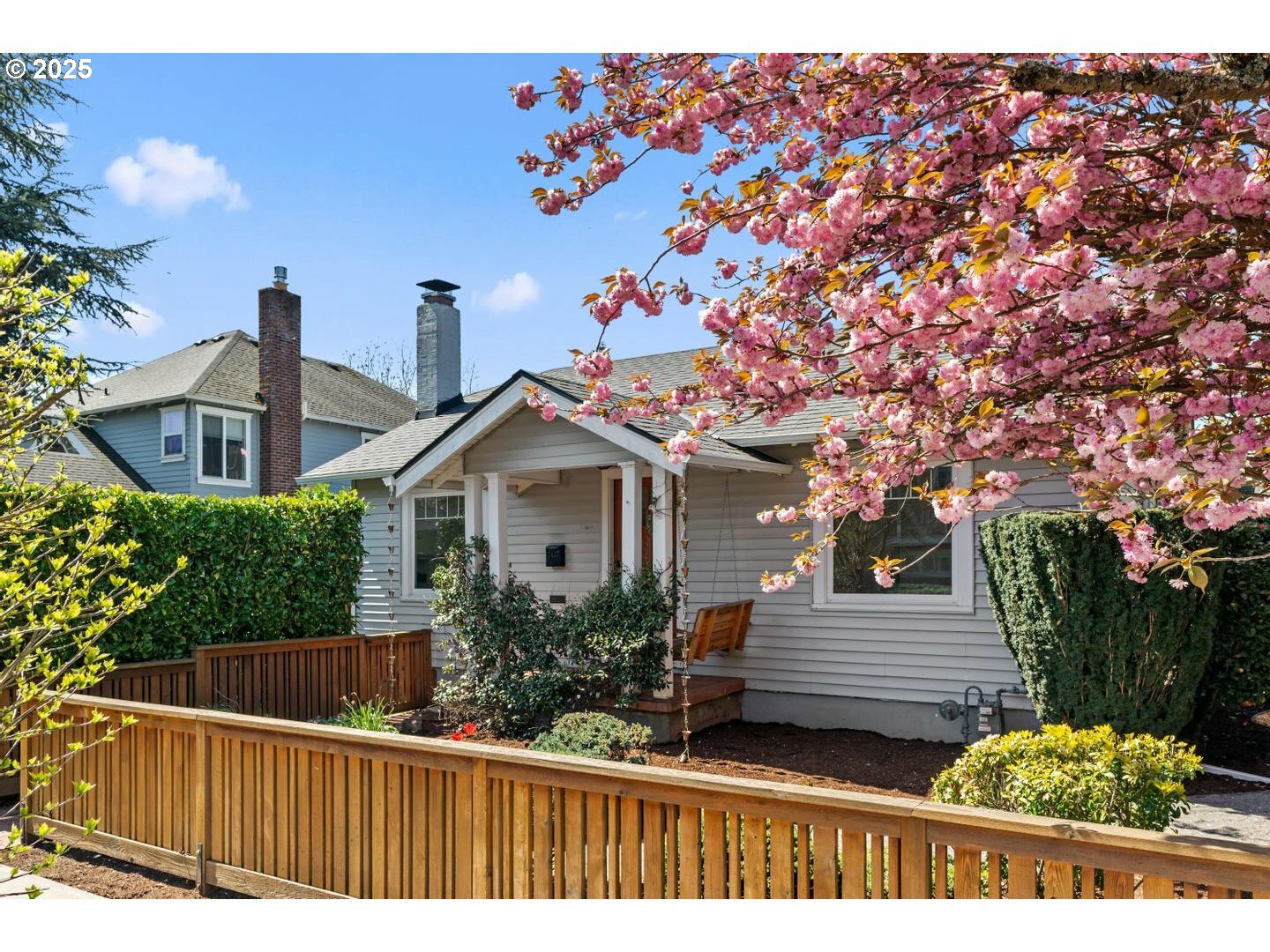Property Photo: 3437 NE 46th Ave OR 97213