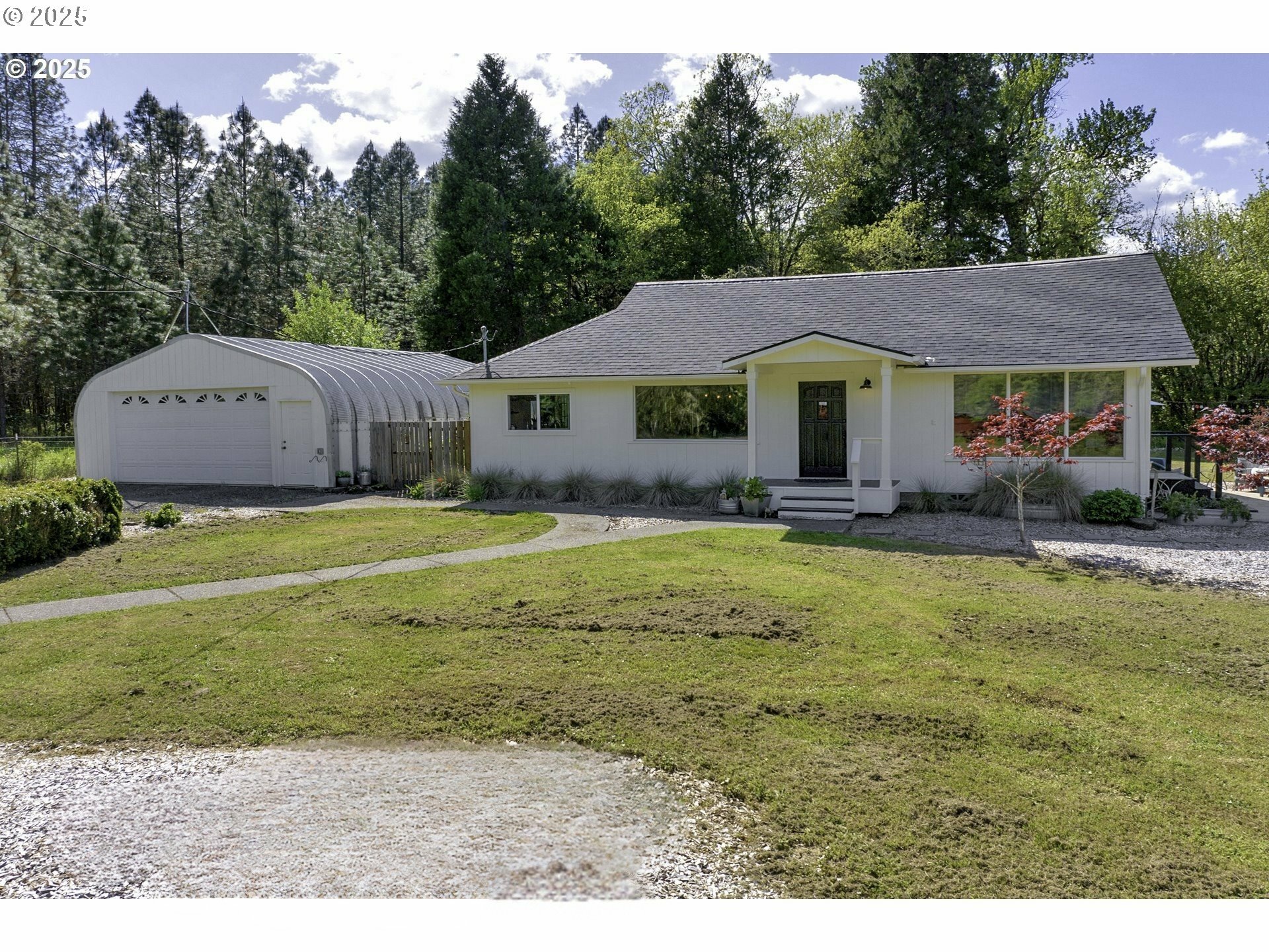 Property Photo: 608 Flournoy Valley Rd OR 97471