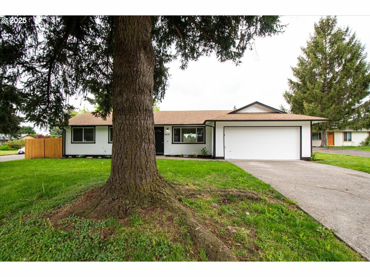 Property Photo: 3608 NE 135th Ave WA 98682