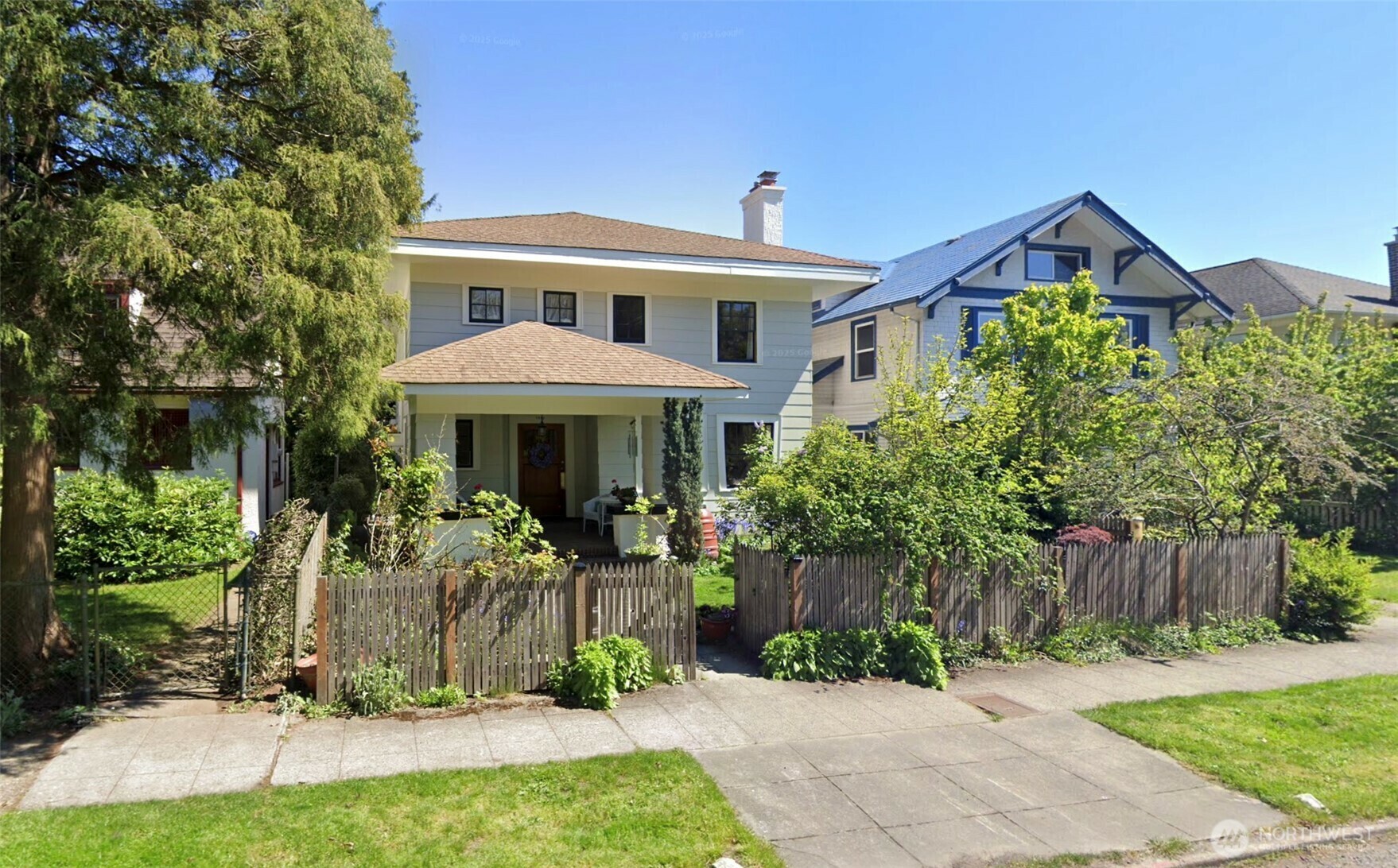5042  18th Avenue NE  Seattle WA 98105 photo