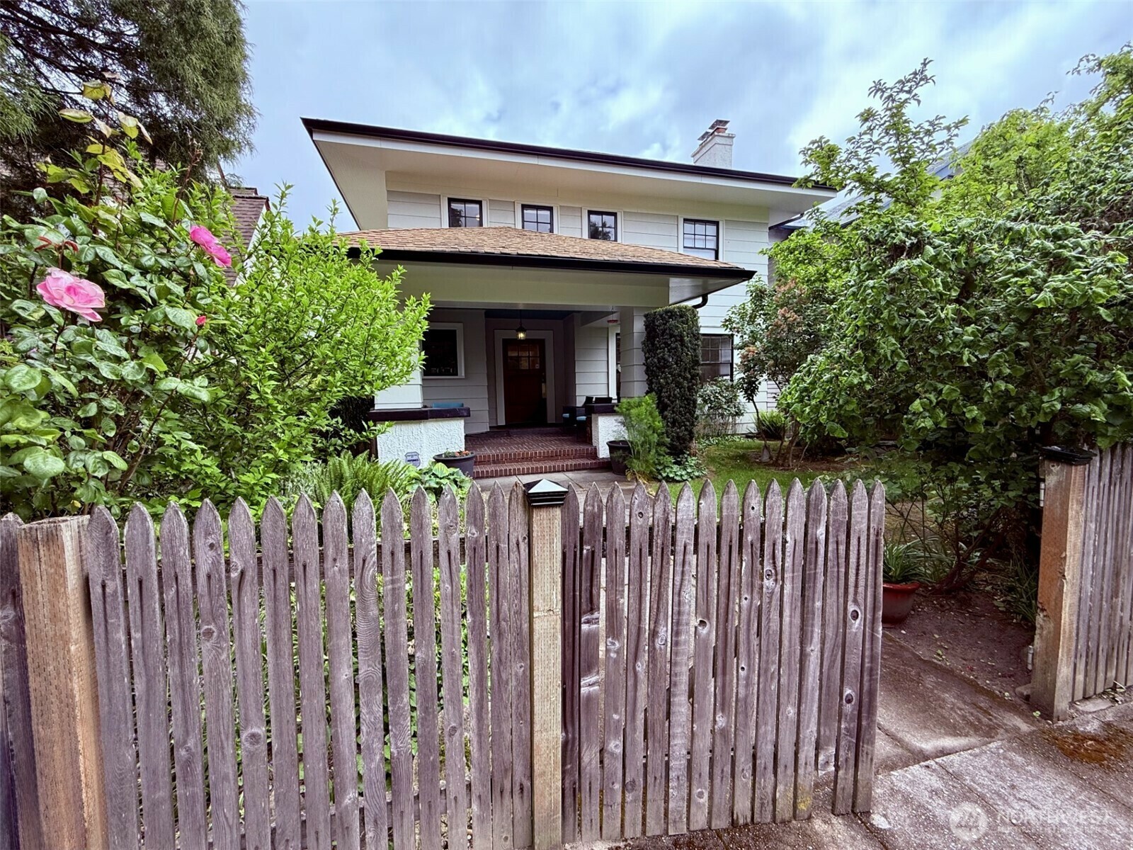 Property Photo: 5042 18th Avenue NE WA 98105