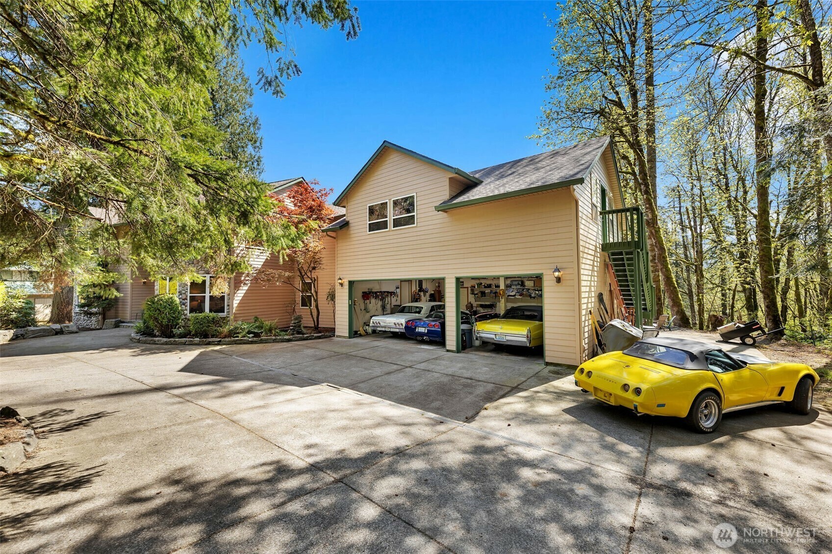 Property Photo: 1352 Buhman Road WA 98671