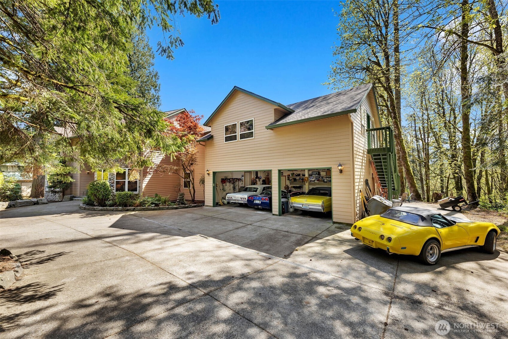 Property Photo: 1352 Buhman Road WA 98671