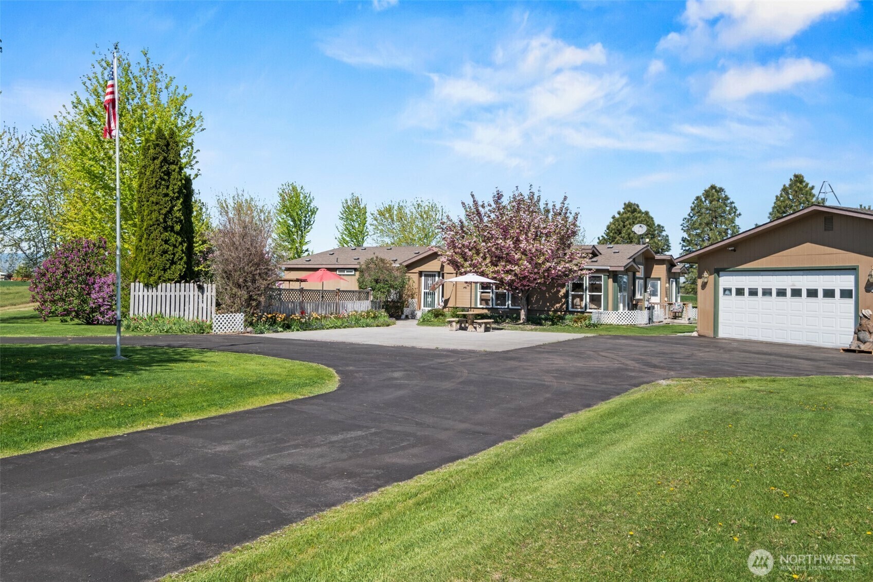 Property Photo: 18358 Road 5 NW WA 98848