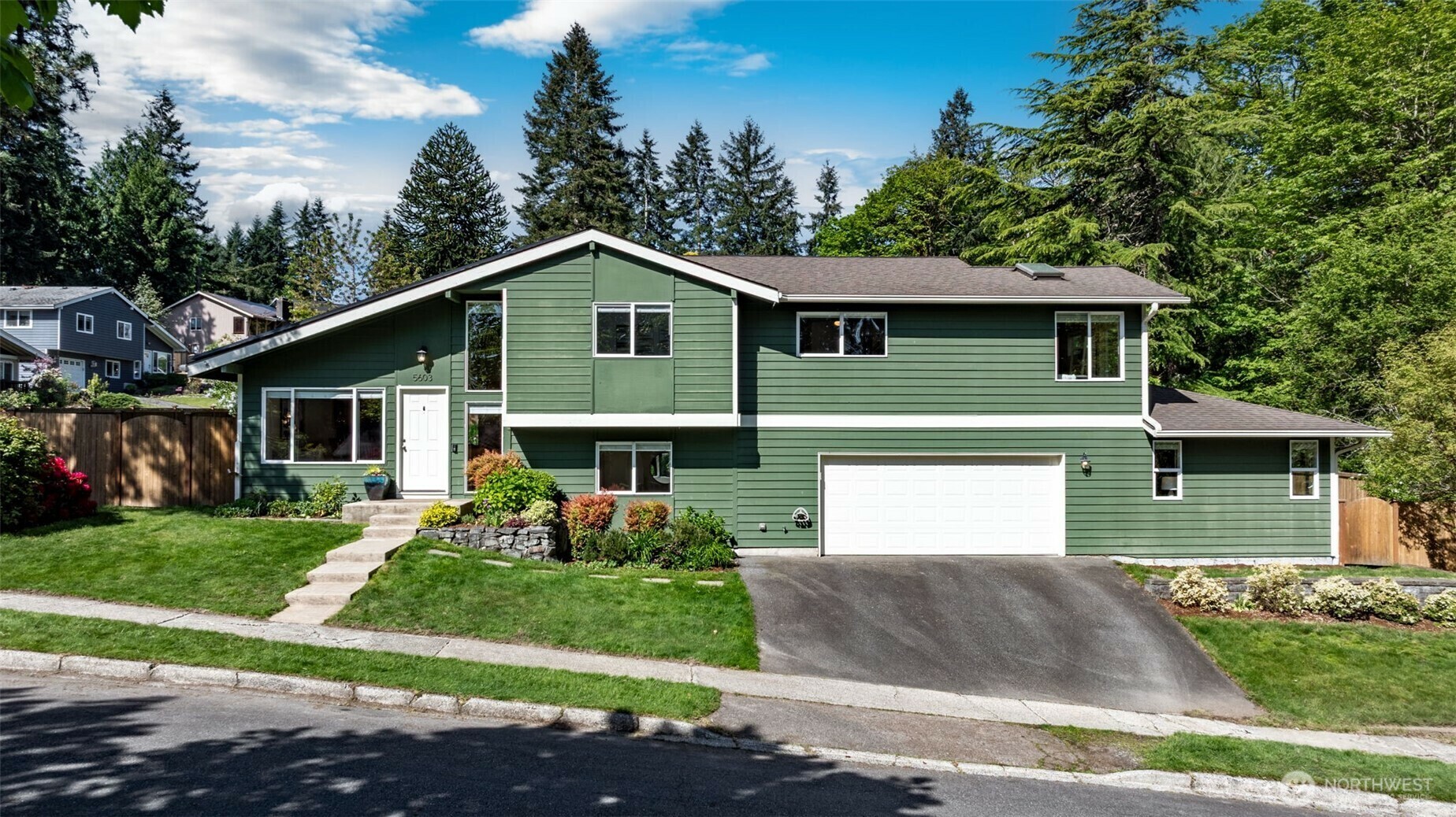 Property Photo: 5603 159th Place NE WA 98052