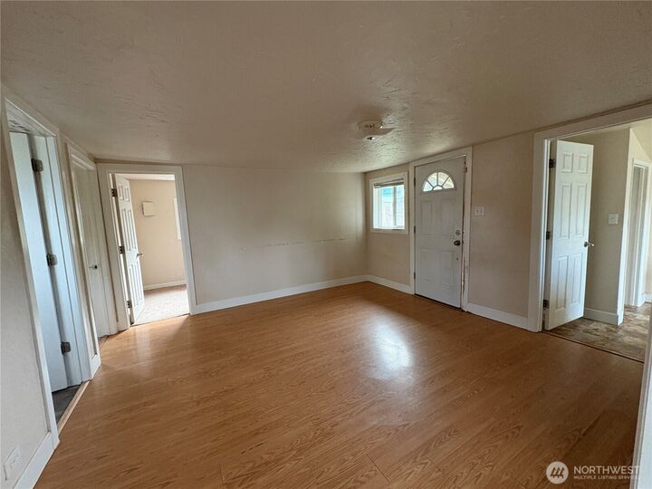 Property Photo: 1207 N 13th Avenue WA 98626