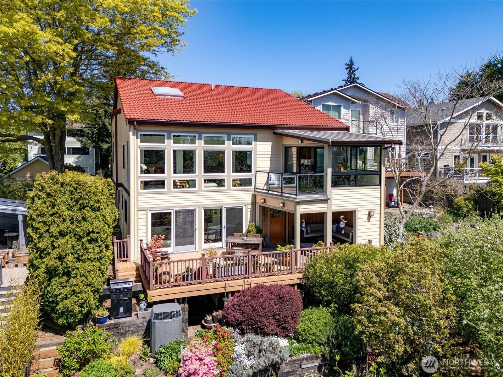 Property Photo:  4215 SW Sullivan Street  WA 98136 