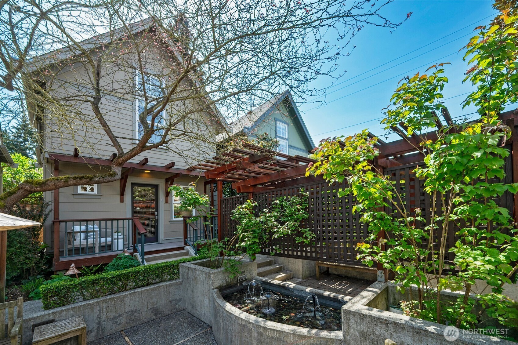 Property Photo: 6318 5th Avenue NE H WA 98115