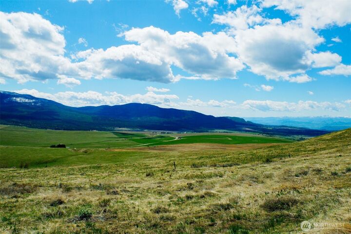 Property Photo:  61  Janet Marie Road  WA 98844 