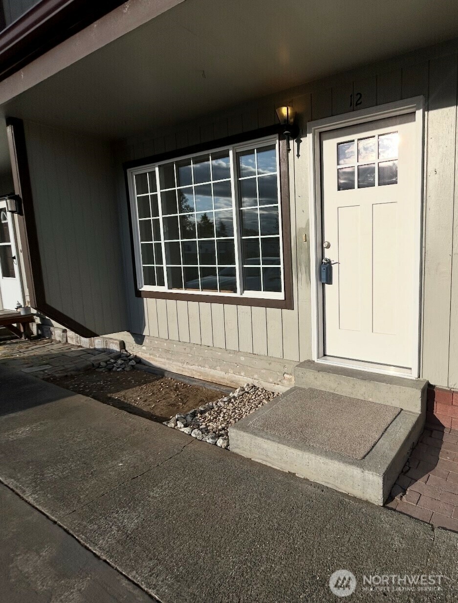 Property Photo: 3333 Redwood Avenue 12 WA 98225