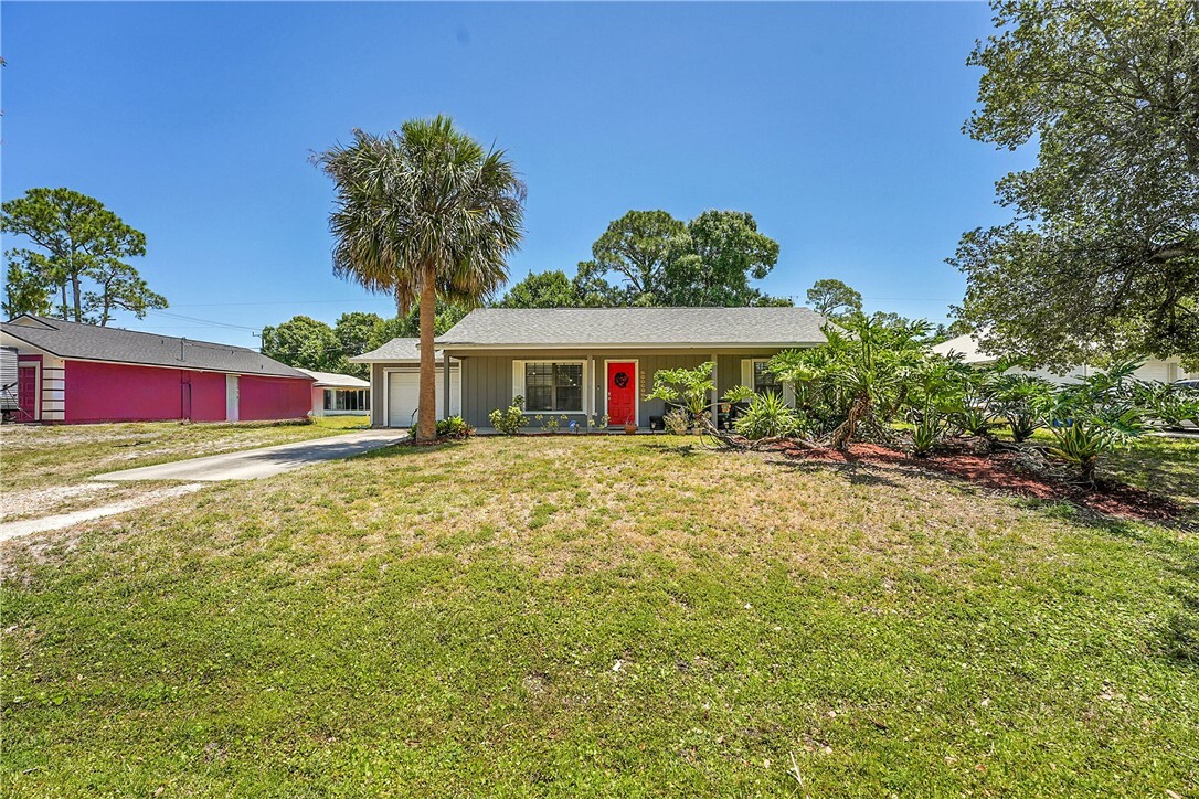 Property Photo: 1420 18th Avenue SW FL 32962
