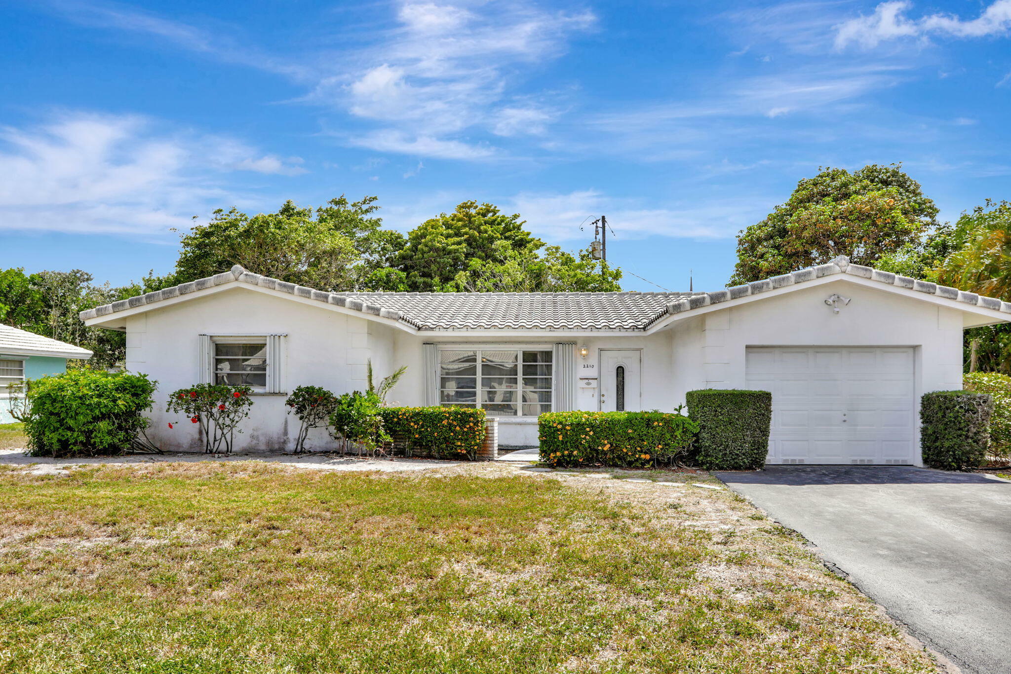Property Photo: 2210 NE 40th Court FL 33064