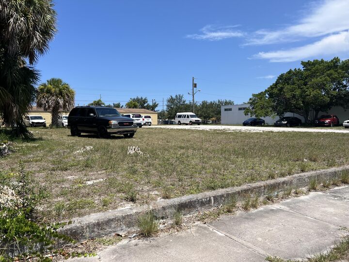Property Photo:  534 S 5th Street  FL 34950 