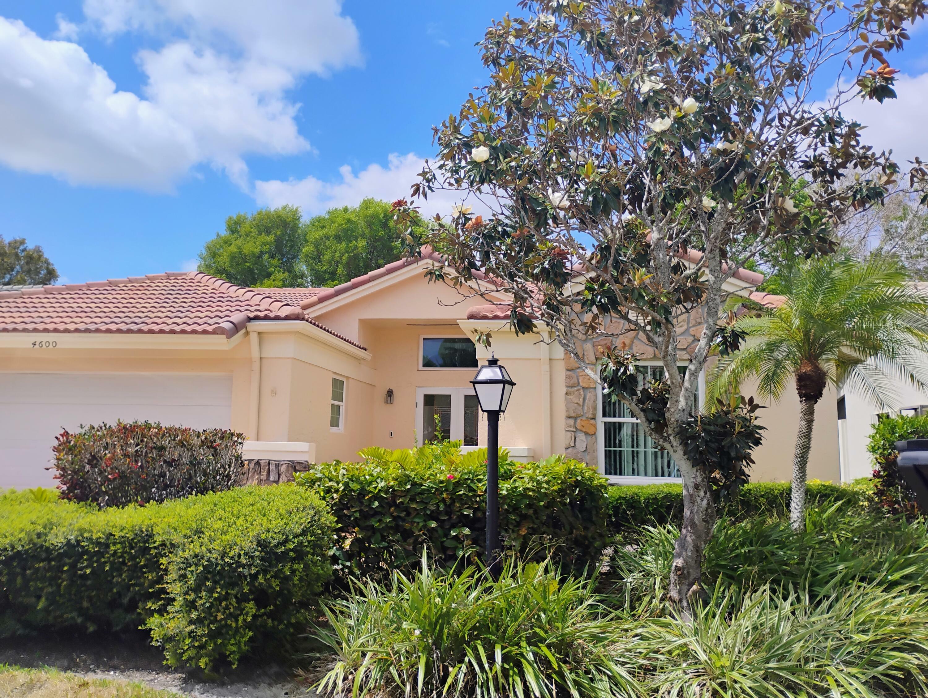 Property Photo: 4600 E Catamaran Circle FL 33436
