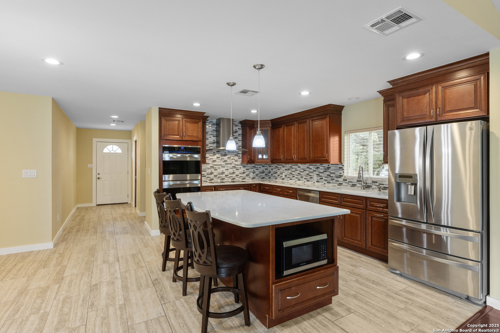 Property Photo: 17215 Sugar Crest Dr TX 78232
