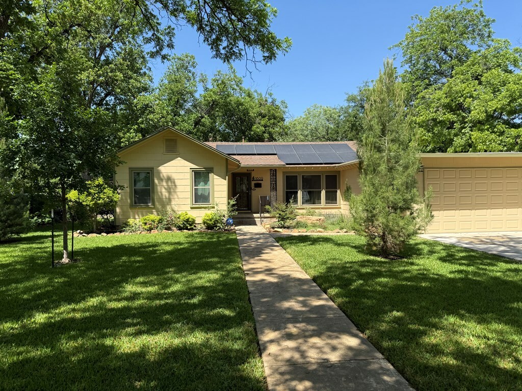 Property Photo: 1609 S Madison St TX 76901