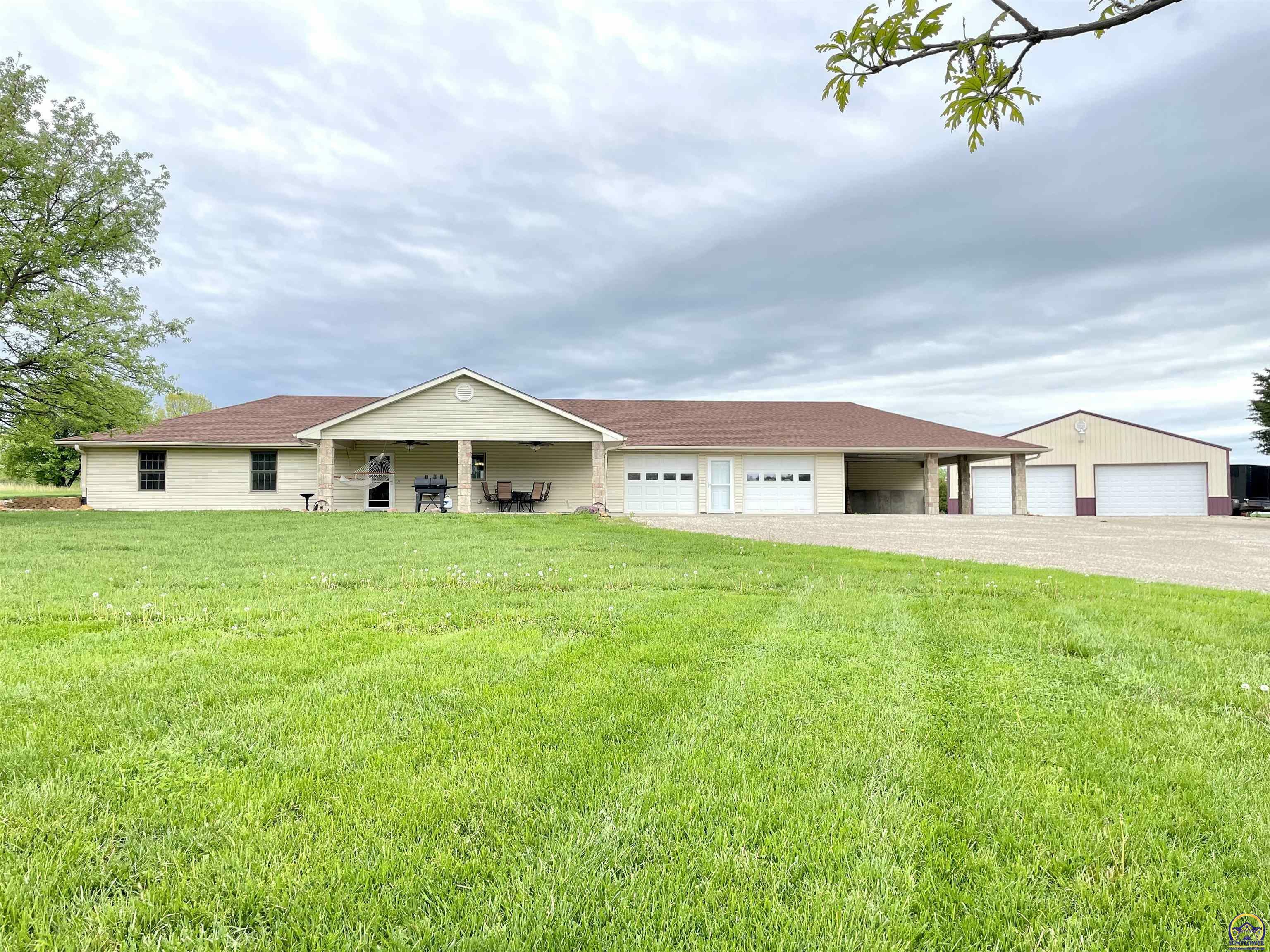 Property Photo: 2226 NE 56th St KS 66617