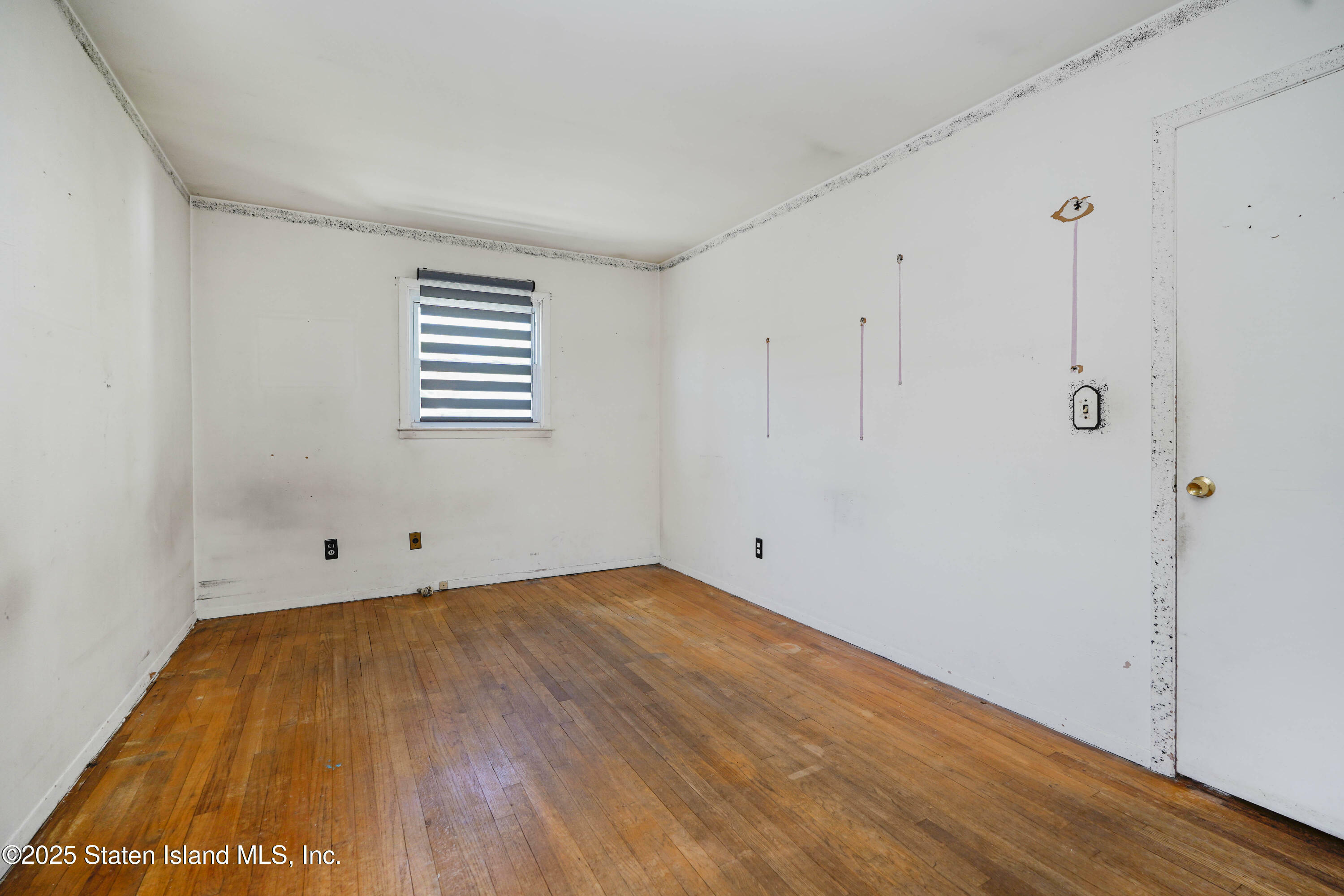 Property Photo: 204 Byrne Avenue NY 10314