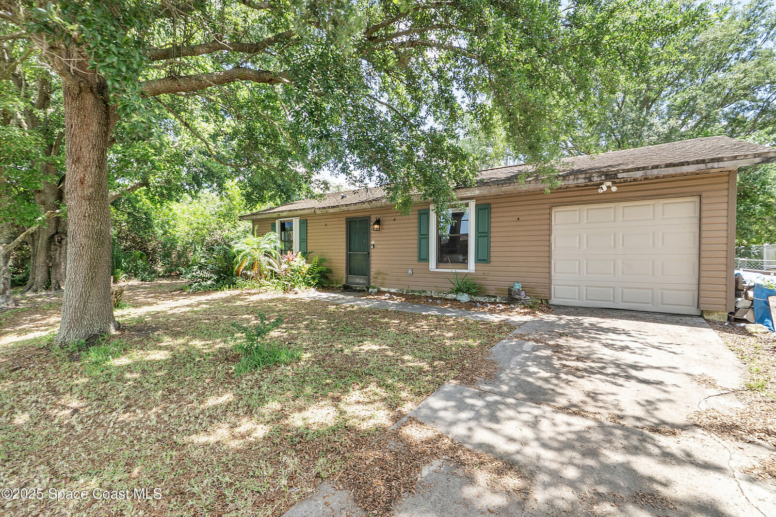 Property Photo:  1658 Colorado Street SE  FL 32909 