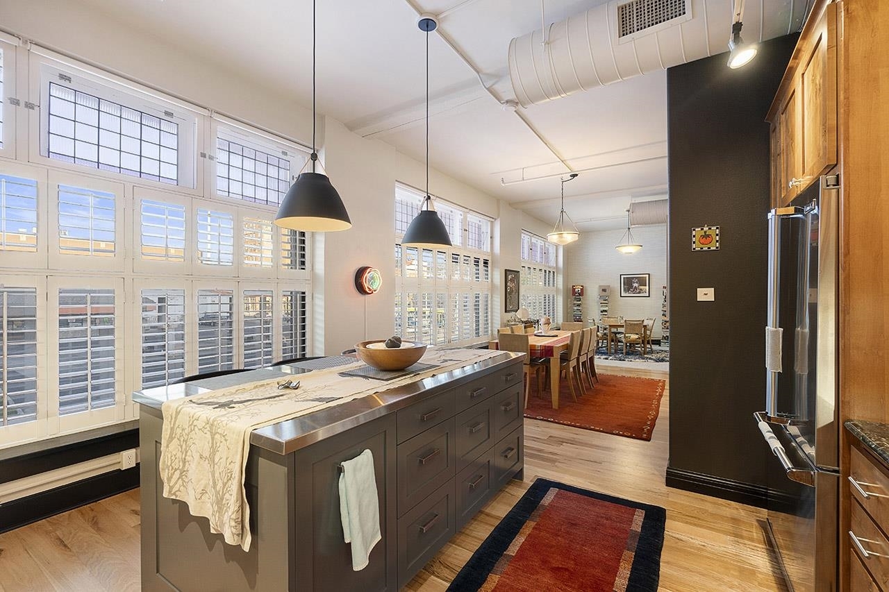 Property Photo: 170 S Lincoln St 200 WA 99201
