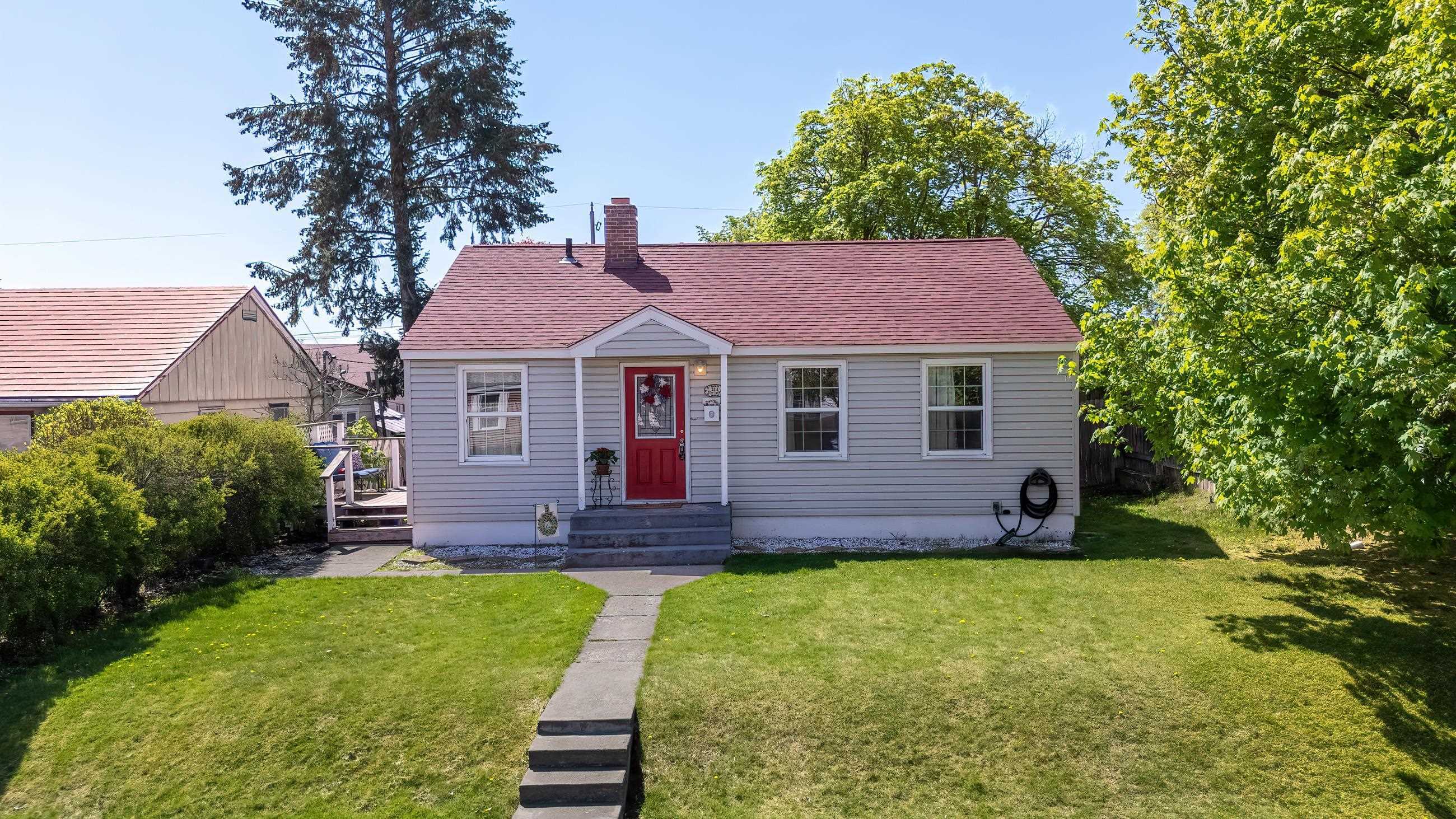 Property Photo: 2311 W Crown Ave WA 99205