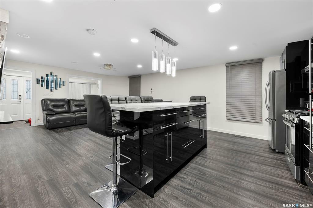 Photo de la propriété: 1131 Victoria Avenue SK S4P 0N8
