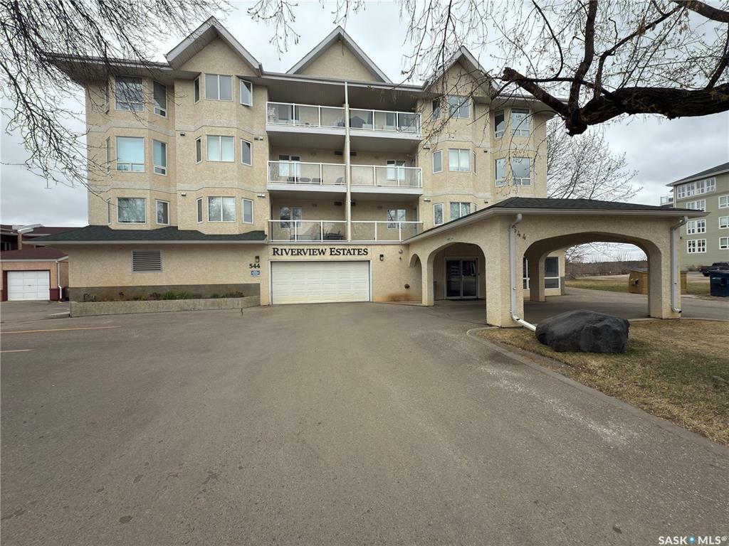 Property Photo: 544 River Street E 204 SK S6V 0A6