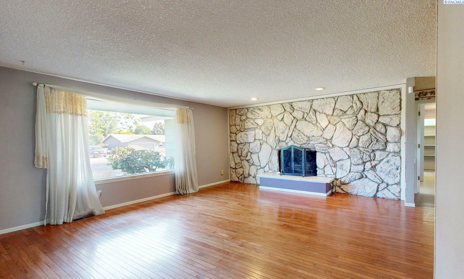 Property Photo: 4904 W Margaret Street WA 99301