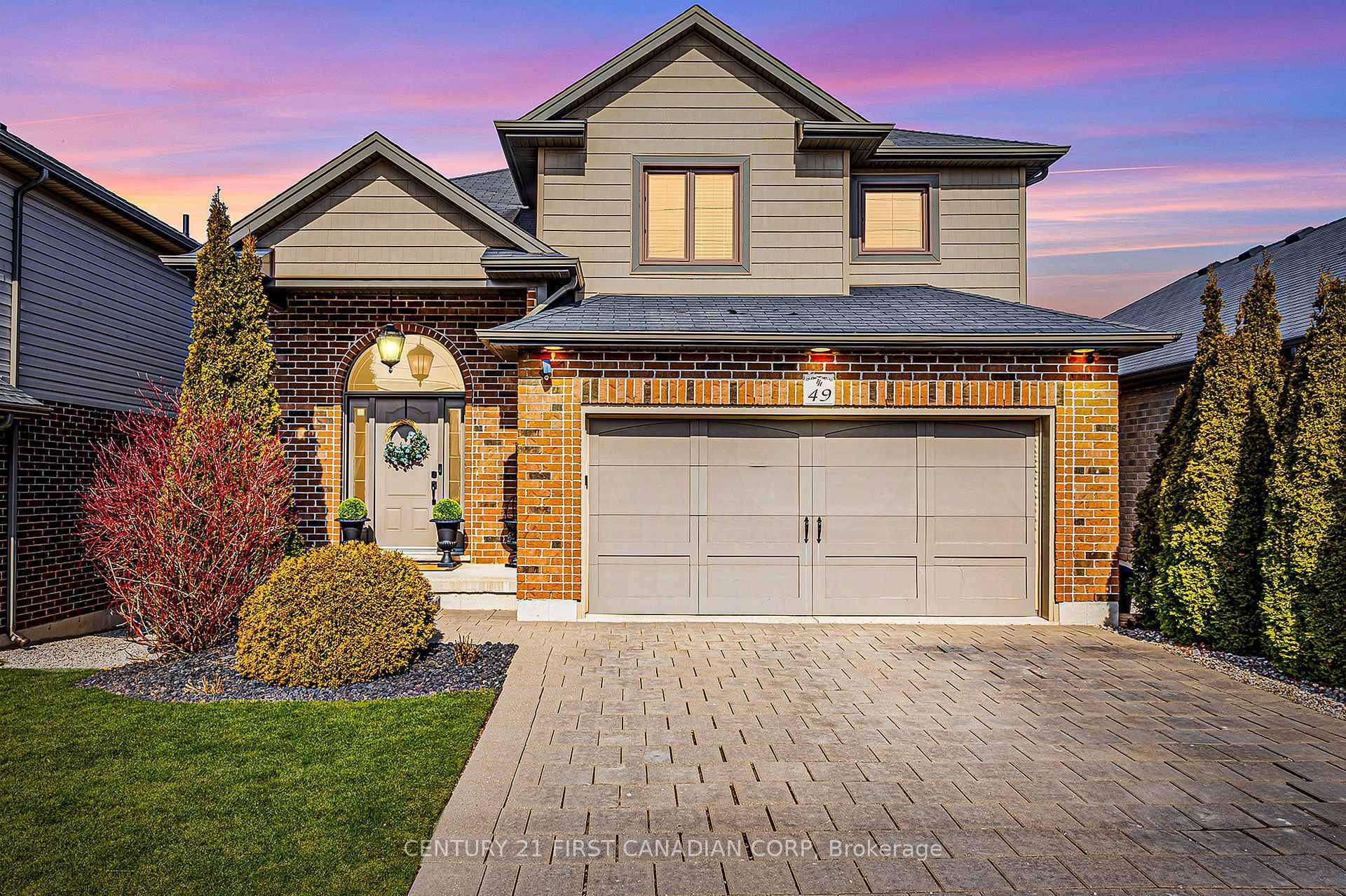 Property Photo: 70 Tanoak Drive 49 ON N6G 5R3
