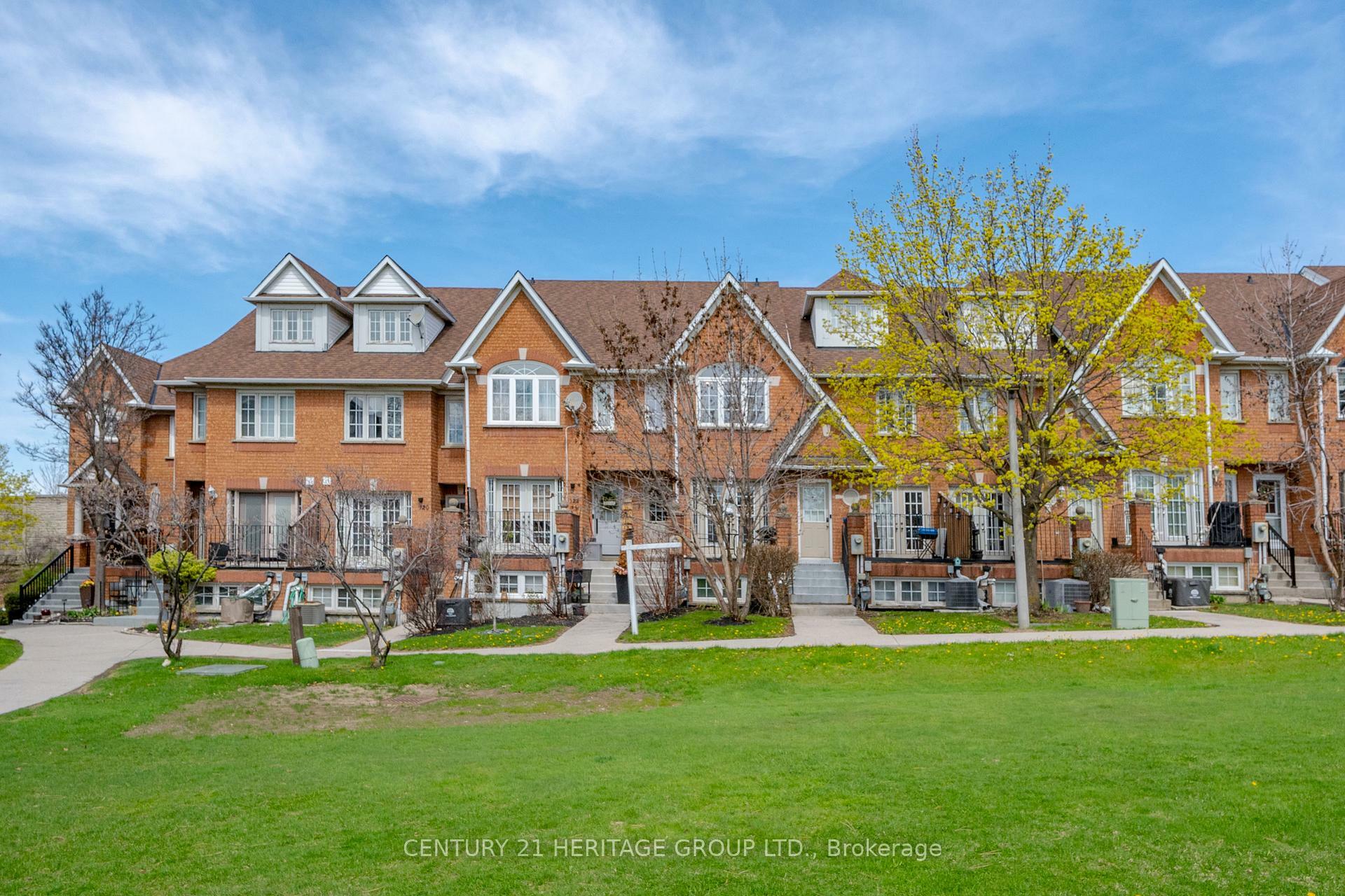Photo de la propriété: 124 Rory Road ON M6L 3G4