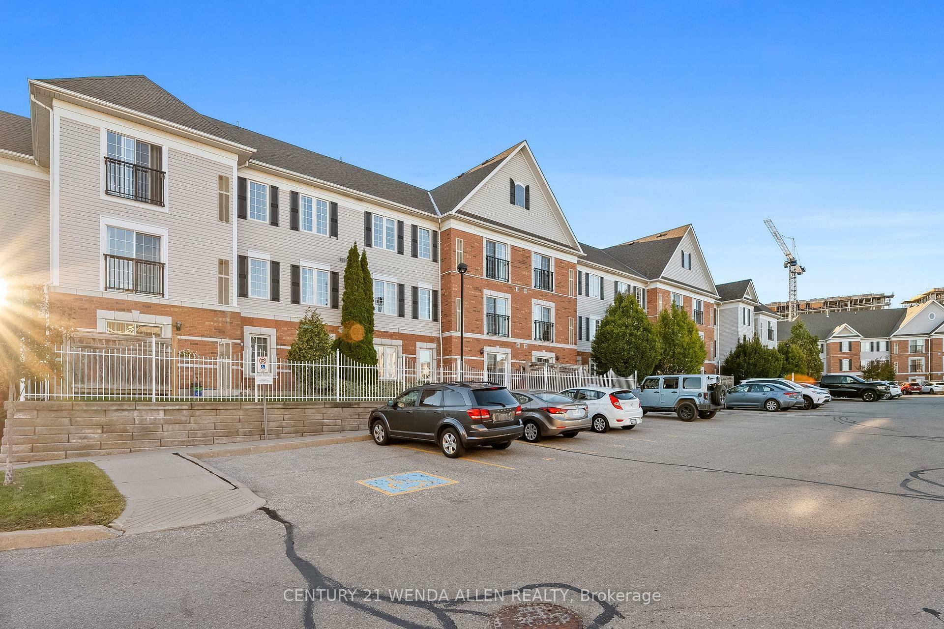 98 Aspen Spring Drive #309  Clarington ON L1C 5N5 photo