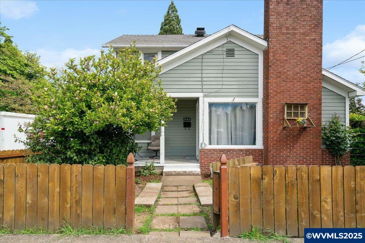 Property Photo: 542 SE Jefferson St OR 97338