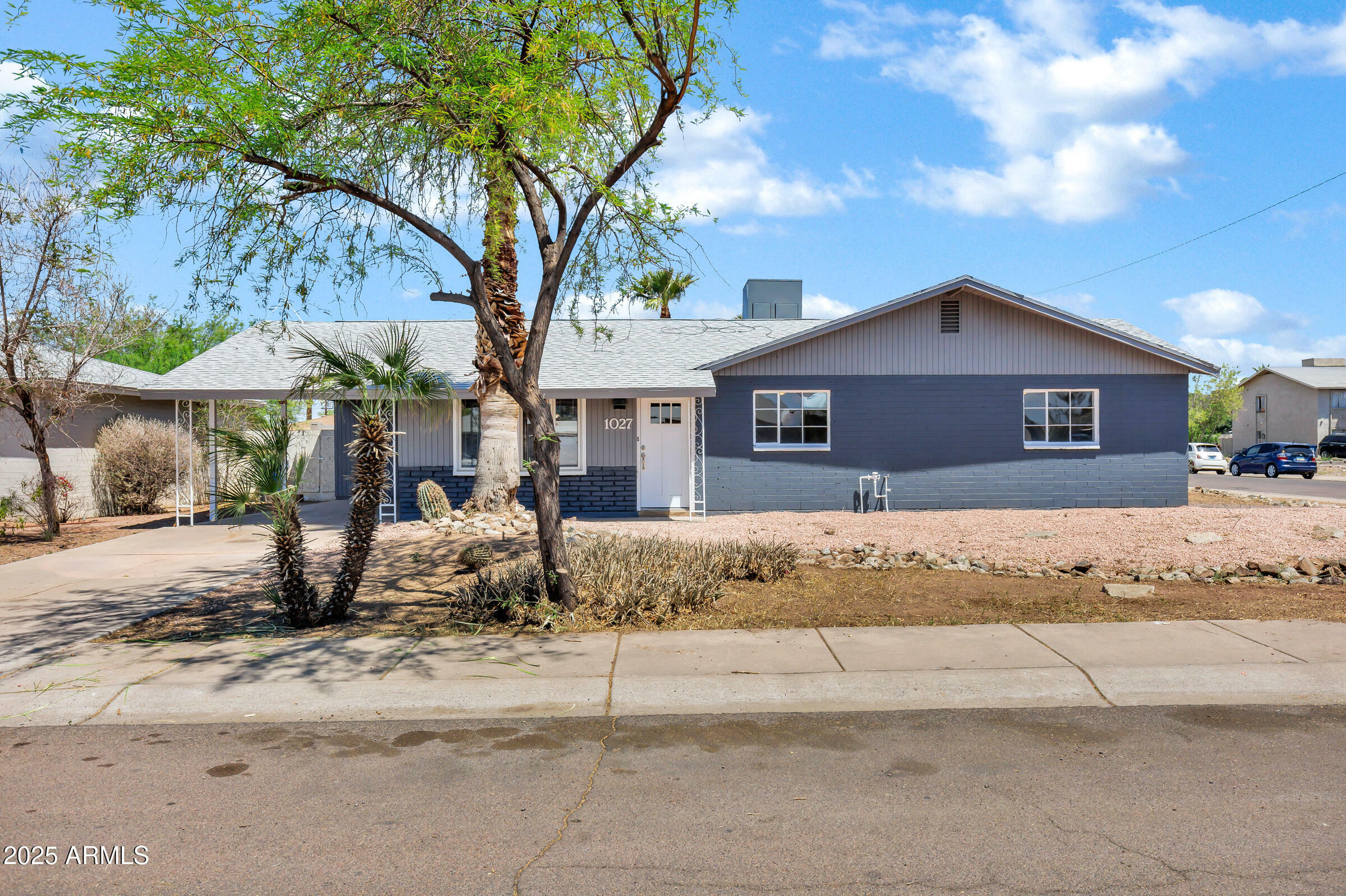 1027 S Lola Lane  Tempe AZ 85281 photo