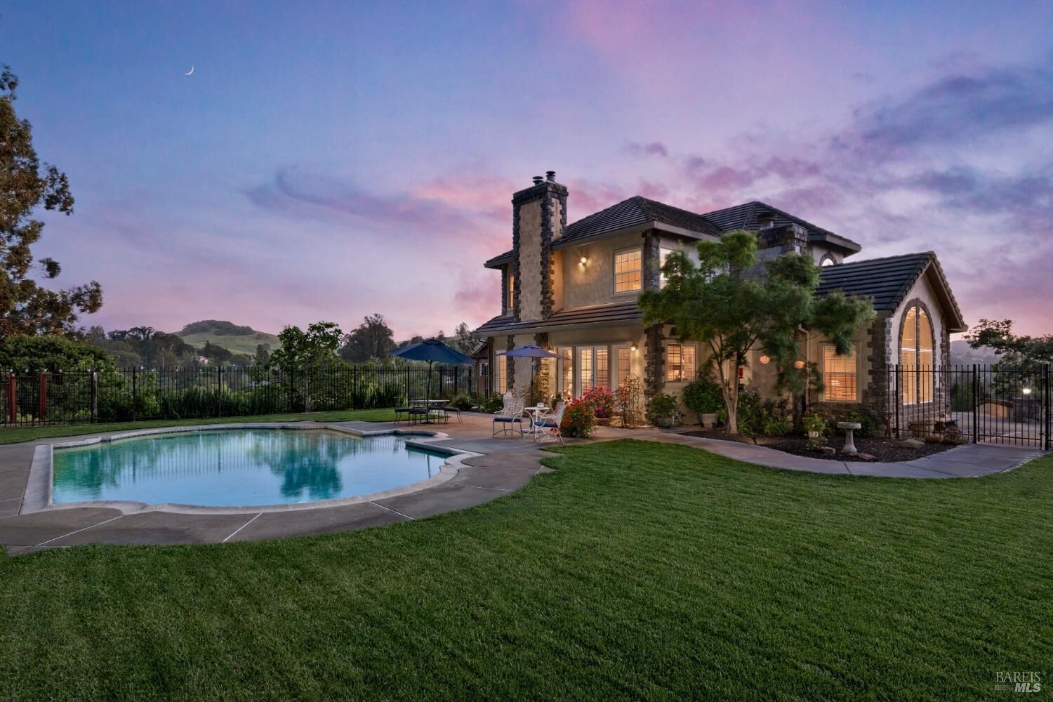 Property Photo:  9 Canyon Court  CA 94952 