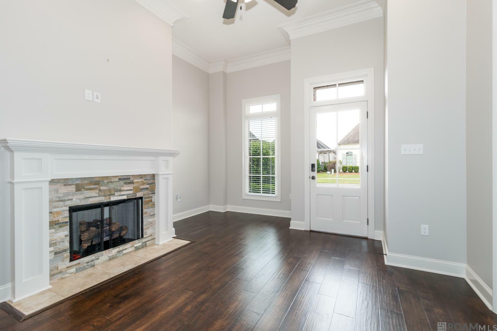 Property Photo: 13909 Park Terrace Dr LA 70810