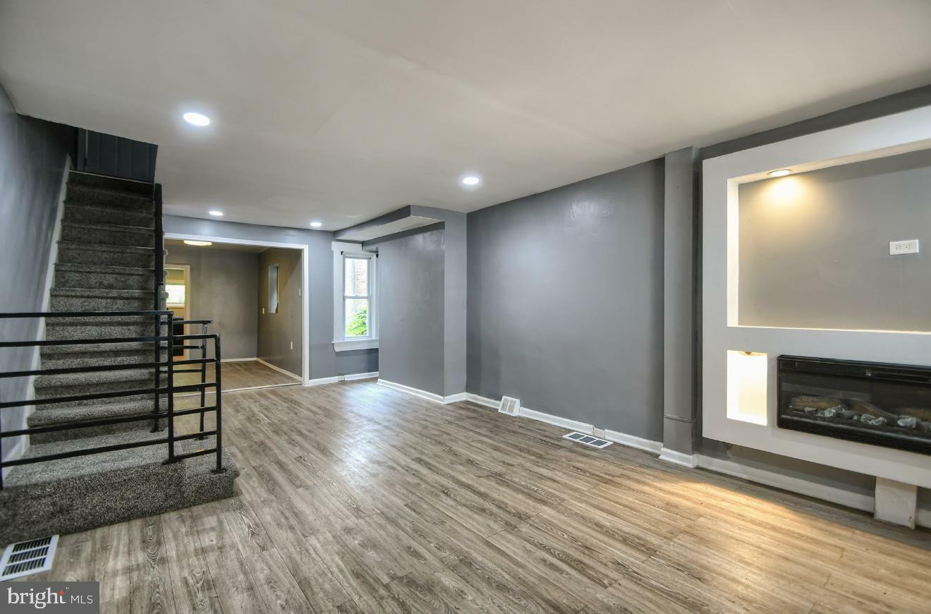 Property Photo:  2110 W 6th Street  PA 19013 