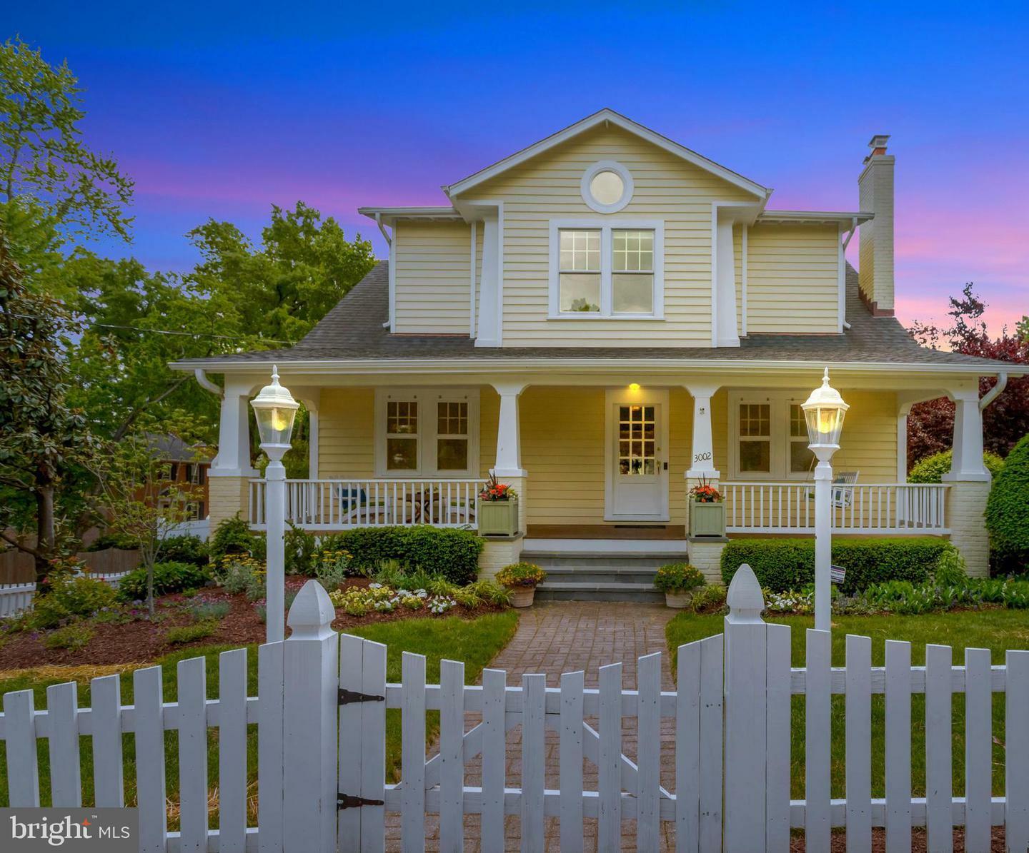 Property Photo: 3002 2nd Street N VA 22201