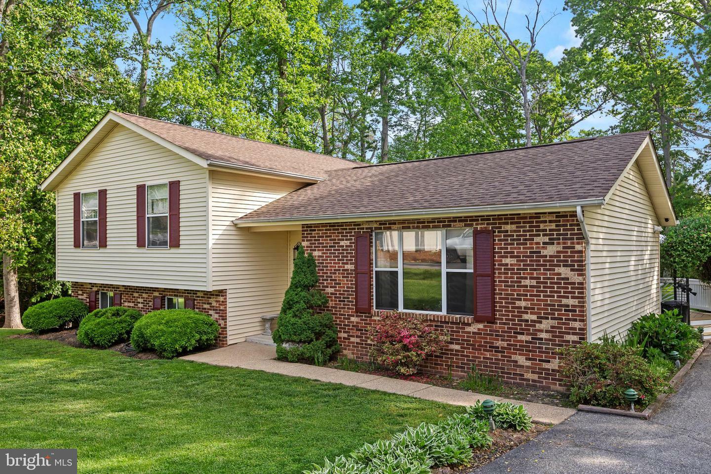 Property Photo: 8186 Ebbtide Lane MD 20657