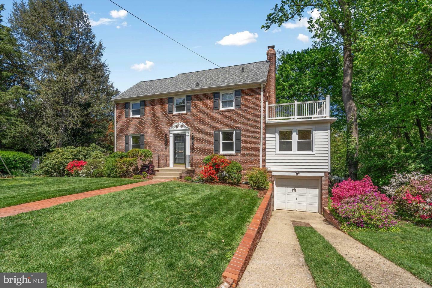 Property Photo: 9220 Kingsbury Drive MD 20910