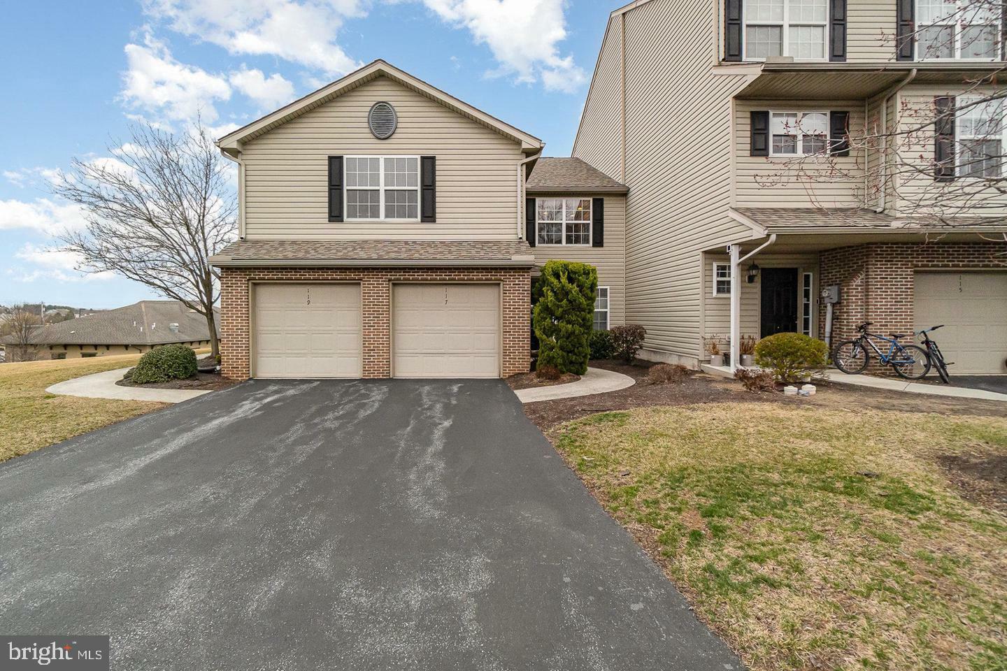 Property Photo: 117 Hawk Court PA 17036