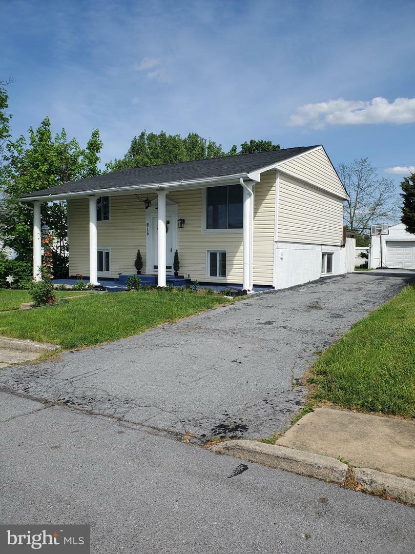 Property Photo: 615 State Circle WV 25401