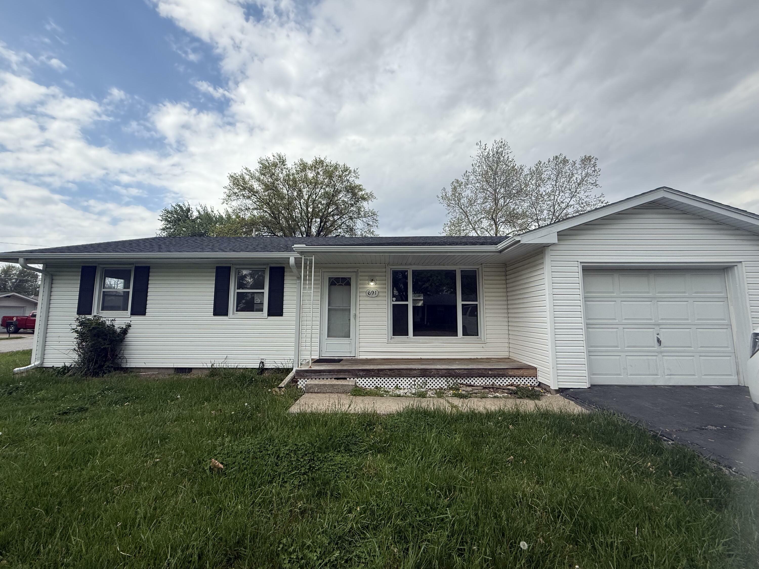 691 Doty Ave  Centralia MO 65240 photo