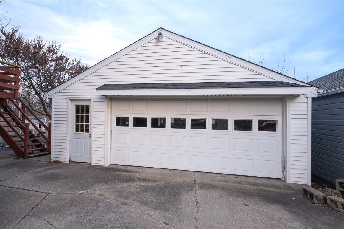 Property Photo: 1625 11th Street NW IA 52405