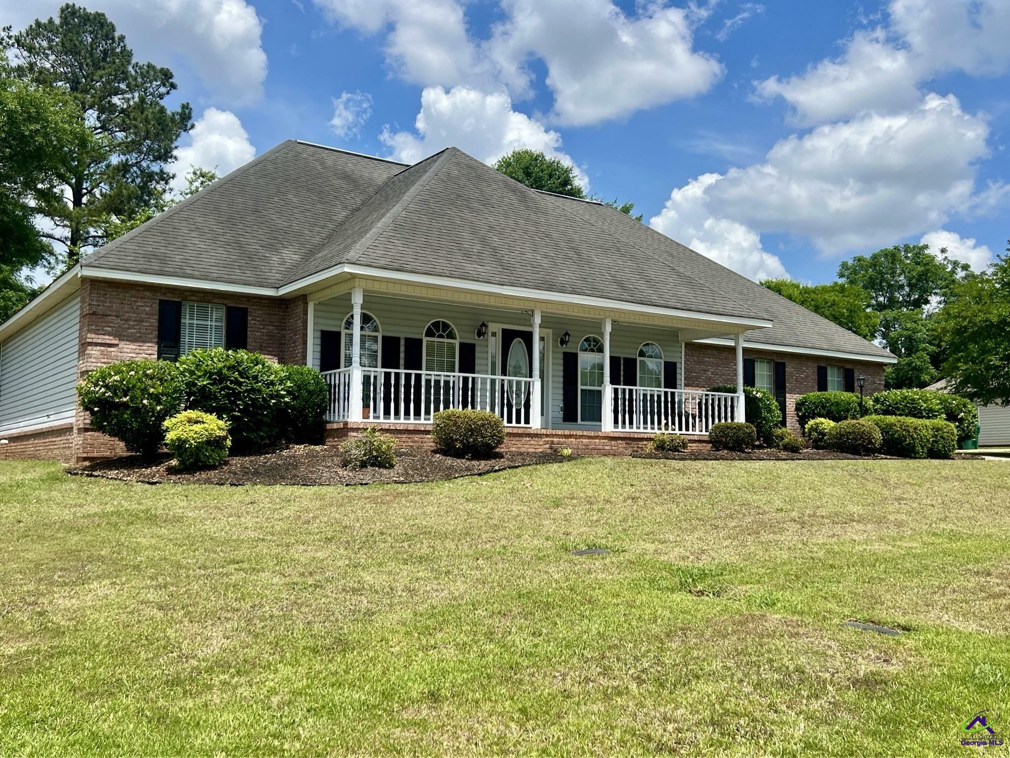 Property Photo: 143 Gleneagle Drive GA 31008
