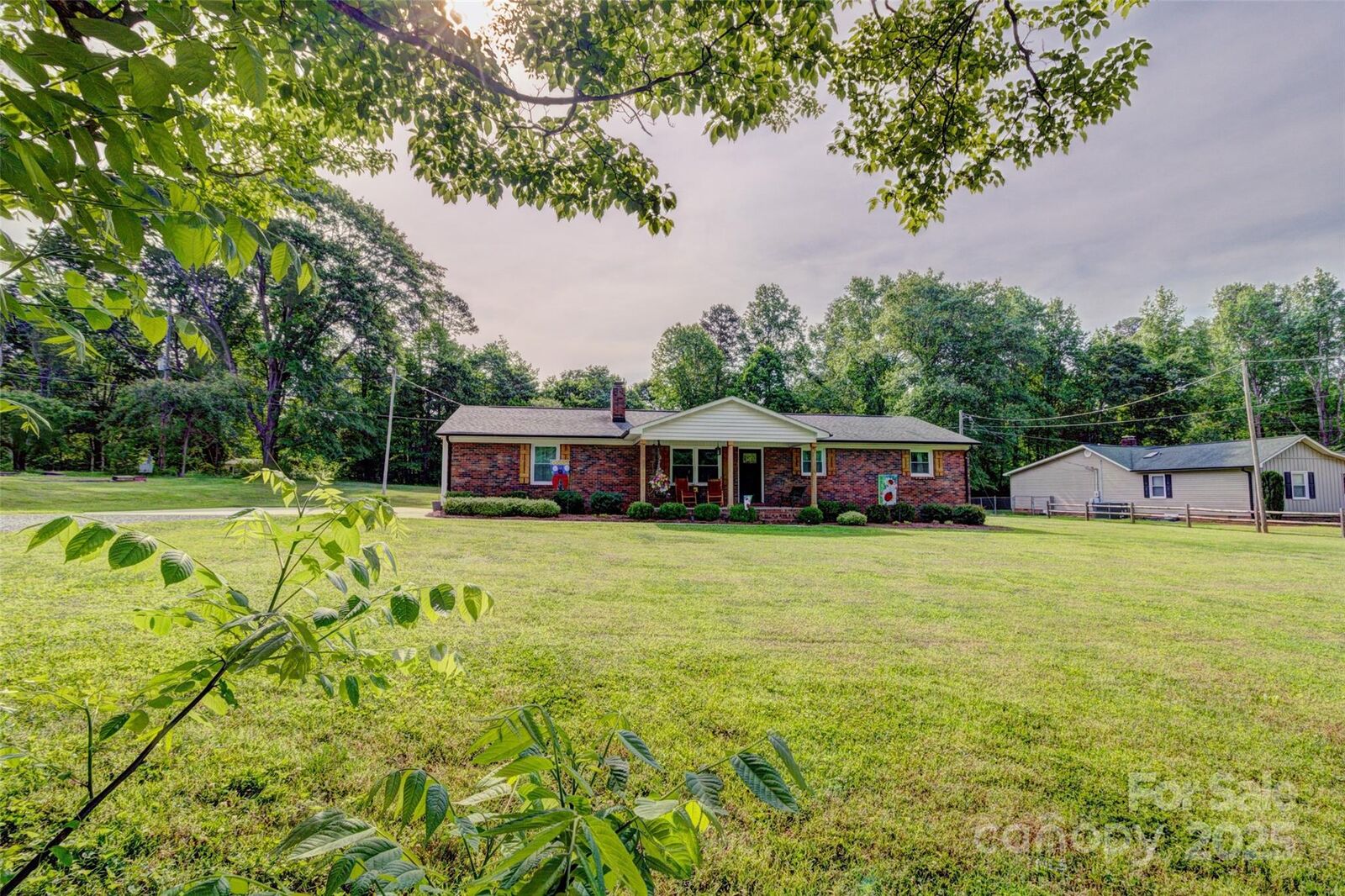 Property Photo: 1009 High Shoals Road NC 28092