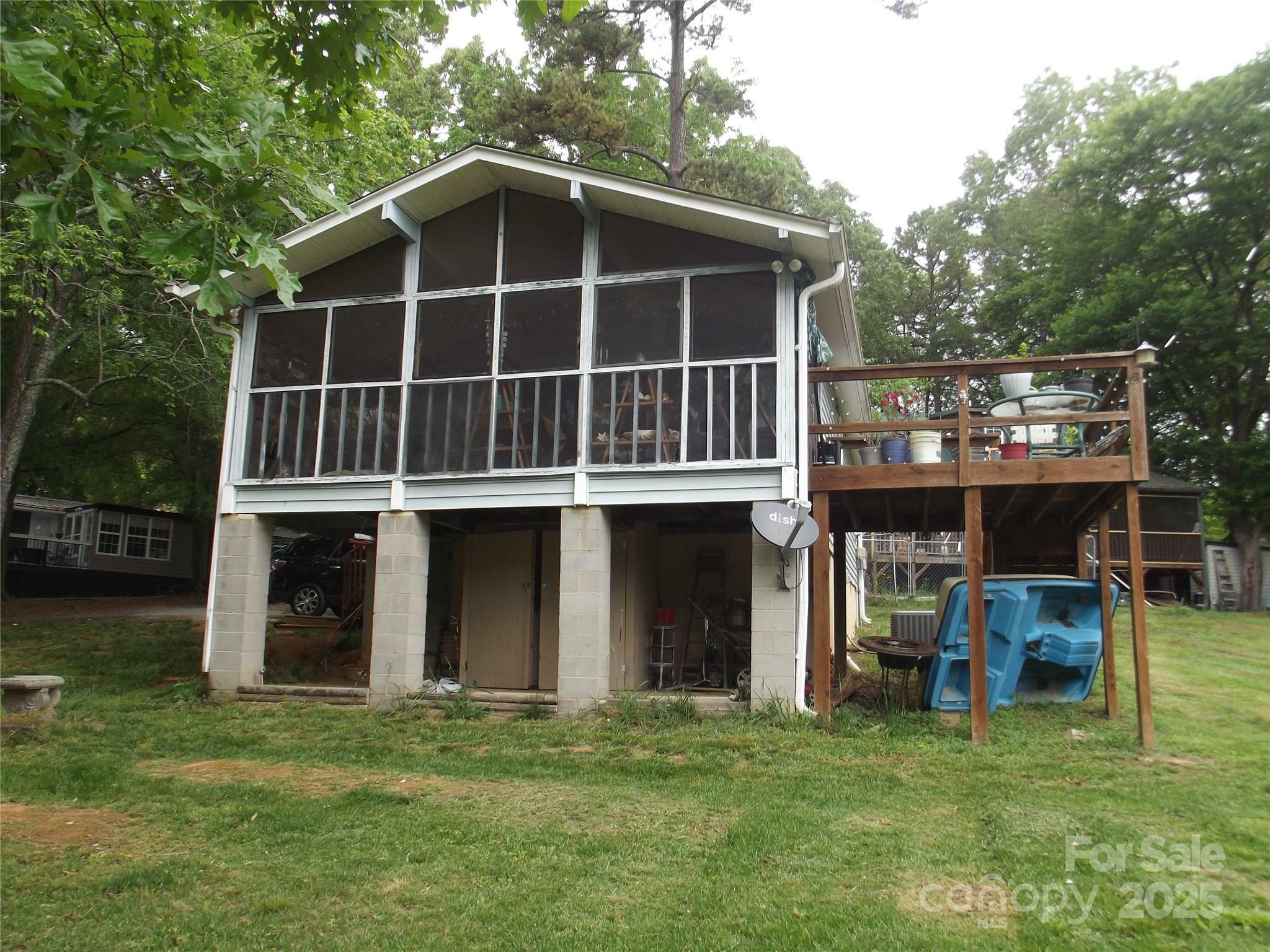 6813 Navajo Trail  Sherrills Ford NC 28673 photo