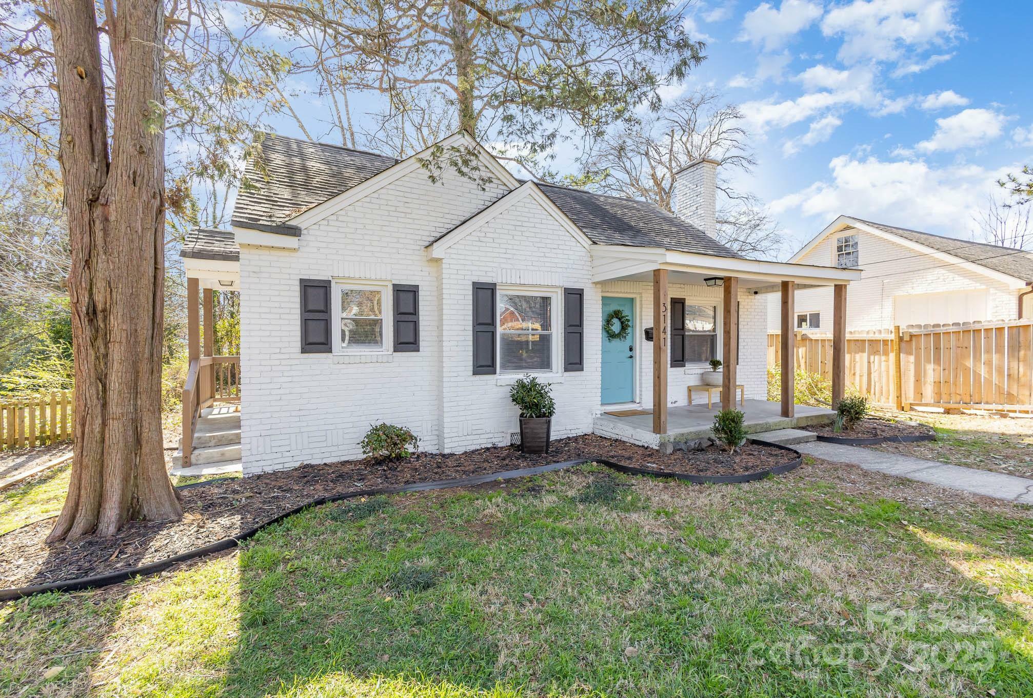Property Photo: 3141 Mathis Drive NC 28208