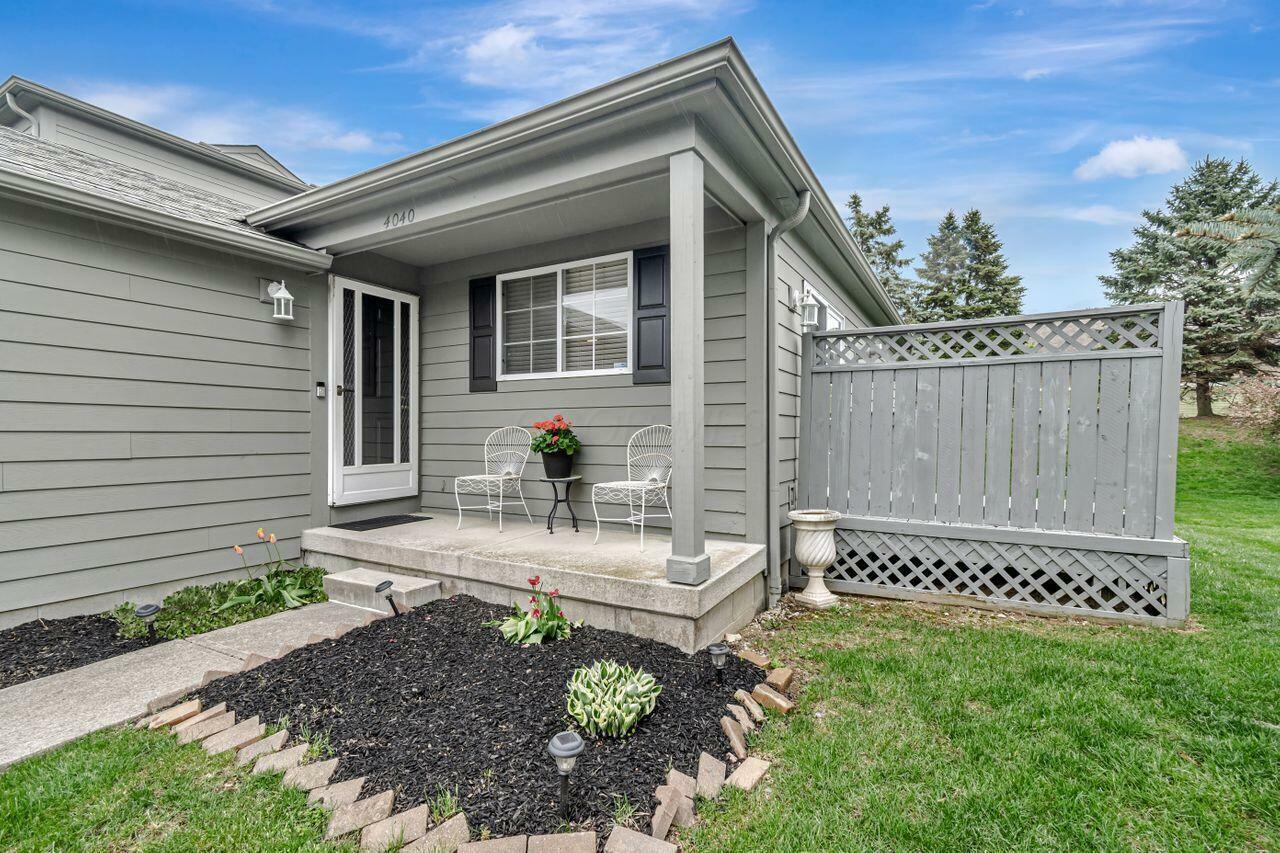 Property Photo: 4040 Parkcove Drive OH 43230