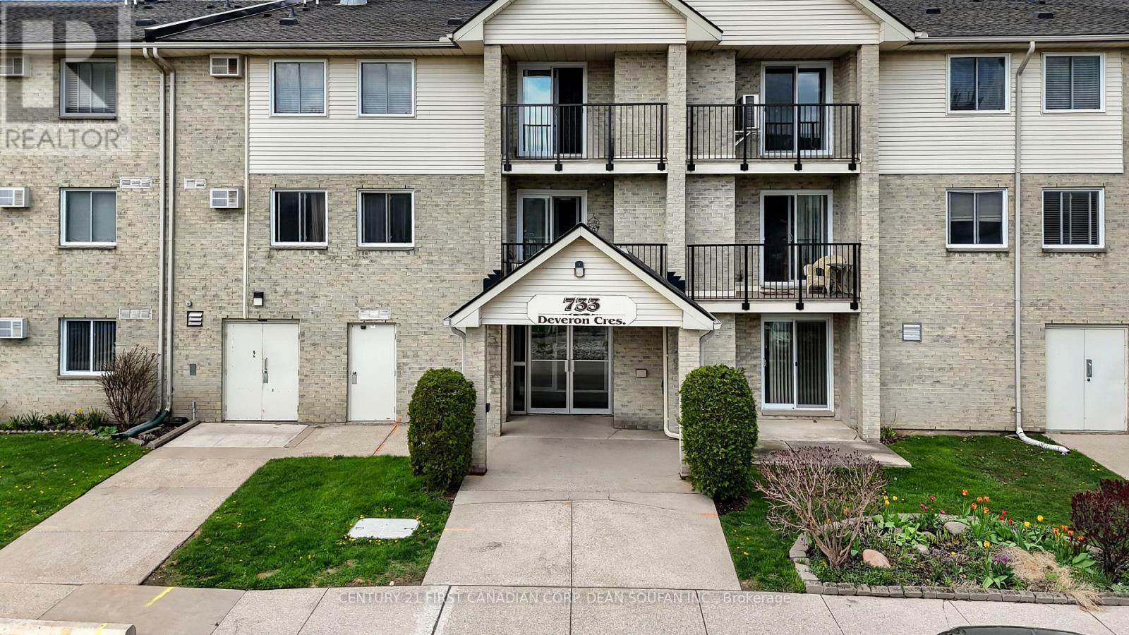Property Photo: 733 Deveron Crescent 304 ON N5Z 4X7