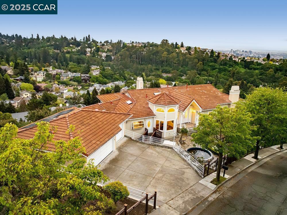 6585 Swainland Rd  Oakland CA 94611 photo